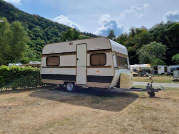 Retro Corsar 400 caravan met voortent beschikbaar voor biedingen