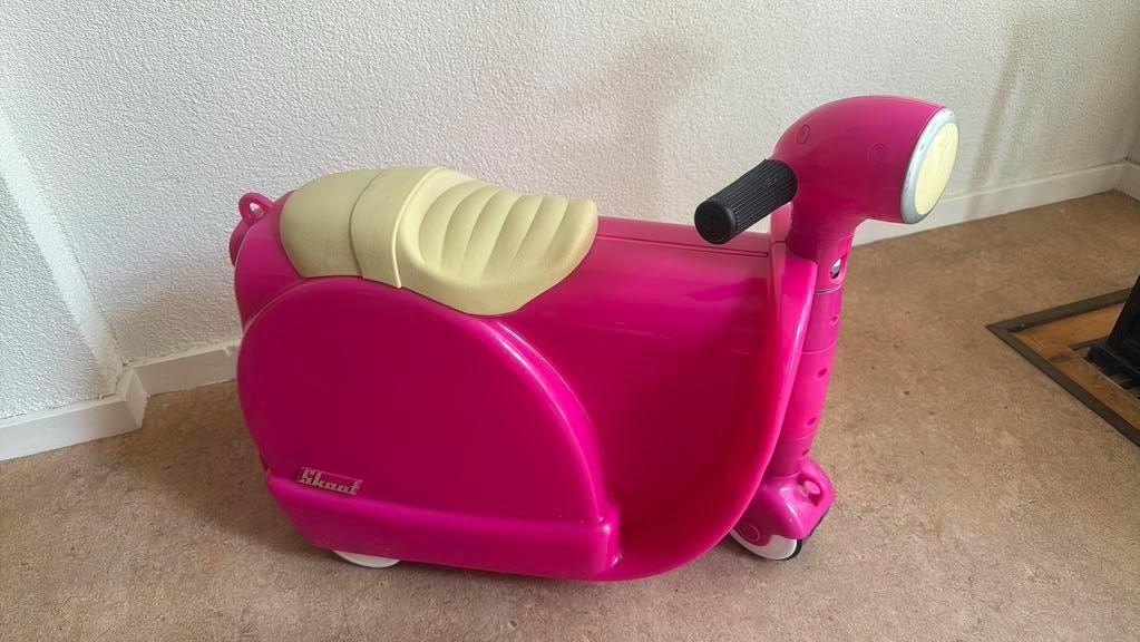 Skoot rijdend kofferje, Hard kunststof, Minder dan 50 cm, Ophalen of Verzenden, Zo goed als nieuw