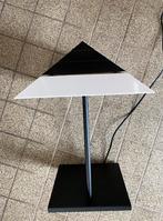 Post Modern piramide lamp van Vlieland , jaren 80, Huis en Inrichting, Lampen | Tafellampen, Minder dan 50 cm, Metaal, Post modern
