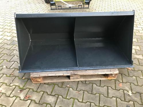 Frontlader grondbak euro aansluiting  balenklem palletvork, Zakelijke goederen, Agrarisch | Werktuigen, Grondbewerking, Ophalen of Verzenden