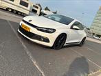 Volkswagen Scirocco 1.4 TSI 118KW DSG 2009 Wit, Auto's, 65 €/maand, Zwart, 4 cilinders, Leder en Stof
