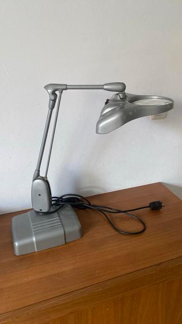 Vintage industriële loeplamp beschikbaar voor biedingen
