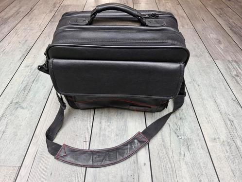 Targus laptoptas schoudertas aktetas, Computers en Software, Laptoptassen, Ophalen of Verzenden