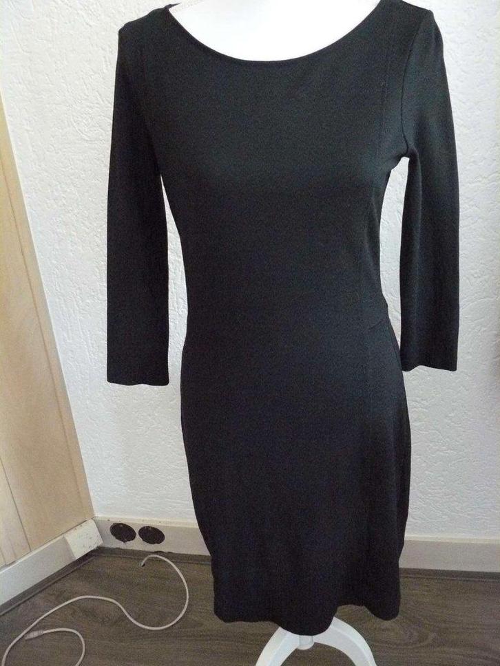 Een prachtige, little black dress/jurk van Filippa K maat S., Kleding | Dames, Jurken, Zo goed als nieuw, Maat 36 (S), Zwart, Boven de knie