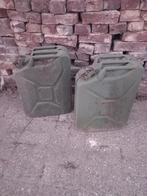 2x metalen leger jerrycan  20 liter, Verzamelen, Ophalen of Verzenden, Landmacht, Nederland, Overige typen