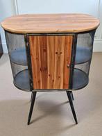 Koopje! Stoere kast van metaal & hout in een vintage look., Huis en Inrichting, Kasten | Overige, Ophalen, ., Nieuw, .