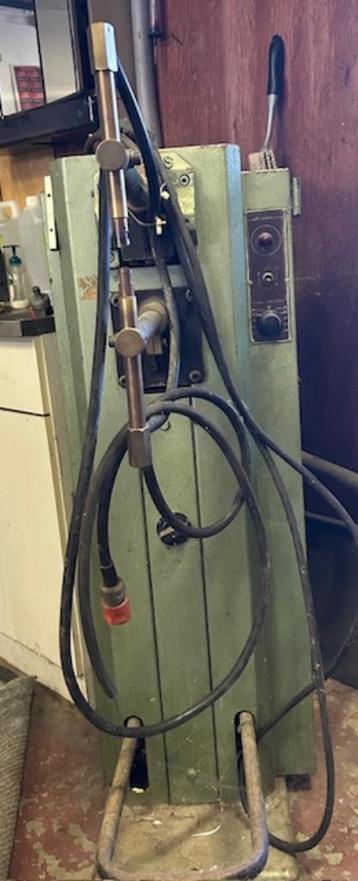 Puntlasapparaat Cifes beschikbaar voor biedingen