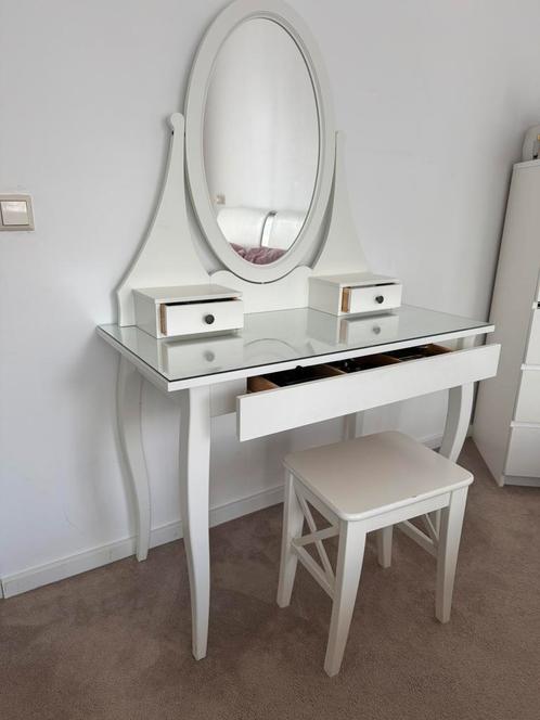 Kaptafel met kruk (ikea), Huis en Inrichting, Tafels | Kaptafels, Zo goed als nieuw, Minder dan 100 cm, 50 tot 100 cm, Hout, Ophalen