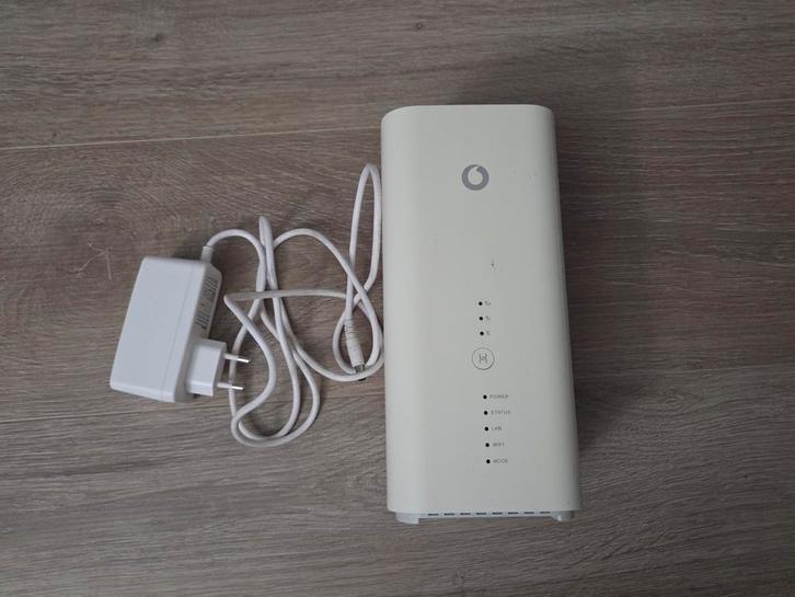 Huawei 4G+ Router LTE Modem CAT 19 B818 B818-263 simlockvrij, Computers en Software, Routers en Modems, Gebruikt, Router, Ophalen