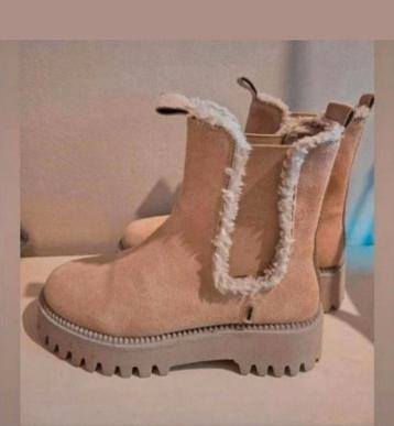 Marutti  ( Nieuw) suede boots met bont 38. beschikbaar voor biedingen