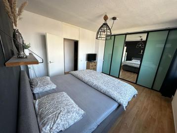 Industriële hanglamp met hout beschikbaar voor biedingen