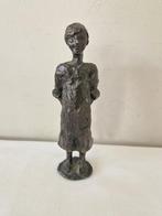 "Sophietje", verbronsd beeldje van Corry Ammerlaan., Verzamelen, Beelden en Beeldjes, Ophalen of Verzenden, Zo goed als nieuw