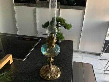 Antieke Originele Olielamp—Met bijzonder koperen voet. beschikbaar voor biedingen