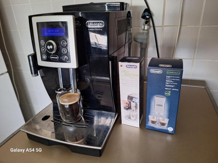 DeLonghi volautomatische koffiemachine, Witgoed en Apparatuur, Koffiezetapparaten, Gebruikt, Koffiebonen, Koffiemachine, 2 tot 4 kopjes