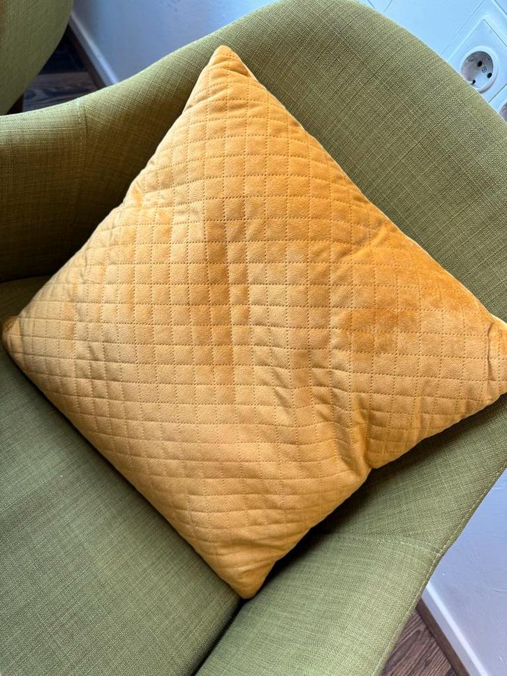 Okergeel Velours Kussen 40x40cm - Afneembare Hoes, Huis en Inrichting, Woonaccessoires | Kussens, Nieuw, Geel, Vierkant, Ophalen of Verzenden