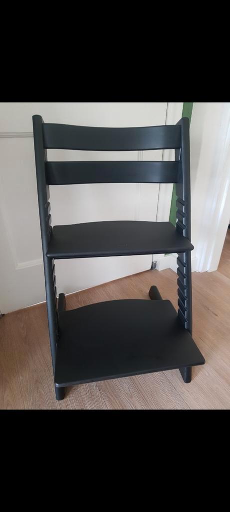 Stokke tripp trapp new model refurbished mat zwart, Kinderen en Baby's, Kinderstoelen, Zo goed als nieuw, Meegroeistoel, Ophalen