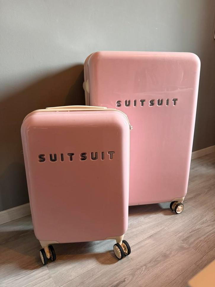 SuitSuit kofferset (L + handbagage), Sieraden, Tassen en Uiterlijk, Koffers, Zo goed als nieuw, Hard kunststof, 70 cm of meer