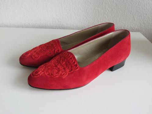 Dungelmann Rode instappers, pumps met lage hak maat 37,5, Kleding | Dames, Schoenen, Zo goed als nieuw, Instappers, Rood, Ophalen of Verzenden