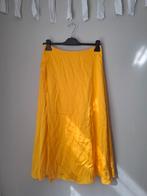 Satijnen rok geel, Kleding | Dames, Rokken, Ophalen of Verzenden, Zo goed als nieuw, Geel, Onder de knie