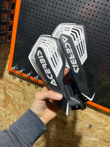 Acerbis Handkappen - Bescherm je handen! beschikbaar voor biedingen