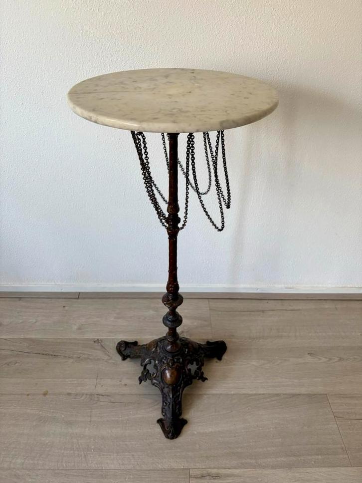 Gietijzeren plantentafel met marmer blad, Antiek en Kunst, Antiek | Meubels | Tafels, Ophalen of Verzenden