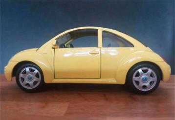 Volkswagen New-Beetle van Maisto schaal 1.25 beschikbaar voor biedingen