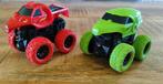 Monstertrucks met frictie functie 2x monster truck, Kinderen en Baby's, Speelgoed | Speelgoedvoertuigen, Ophalen of Verzenden