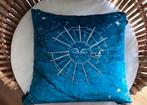 Bella Lux petrol velours fluweel kussen maan kralen, Huis en Inrichting, Woonaccessoires | Kussens, Ophalen of Verzenden, Nieuw