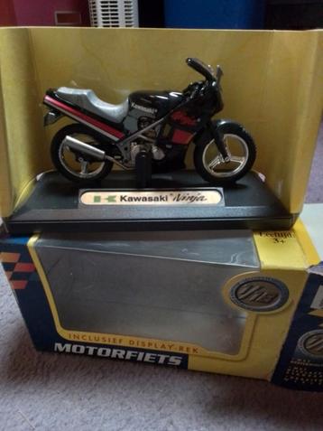 Kawasaki Ninja 1/18 beschikbaar voor biedingen