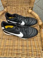 Zaal voetbalschoenen Nike, Maat XS of kleiner, Ophalen of Verzenden, Zo goed als nieuw, Schoenen