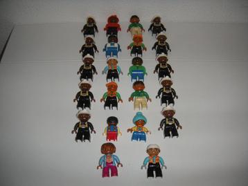 Set van 22 Duplo poppetjes getint. beschikbaar voor biedingen