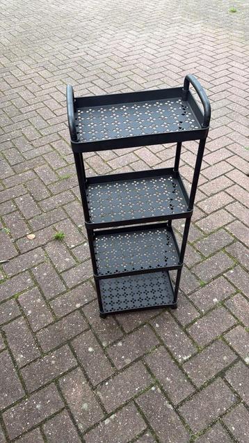 Zwarte Trolley met 3 Etages beschikbaar voor biedingen