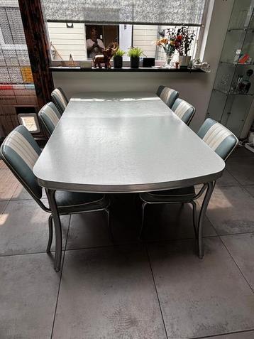 Retro tafelset – 50’s stijl – 1 tafel + 6 stoelen beschikbaar voor biedingen