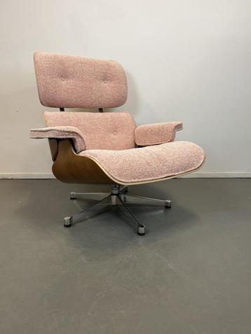 1 Vitra Eames Lounge Chair XL Nubia Noten Nieuw beschikbaar voor biedingen