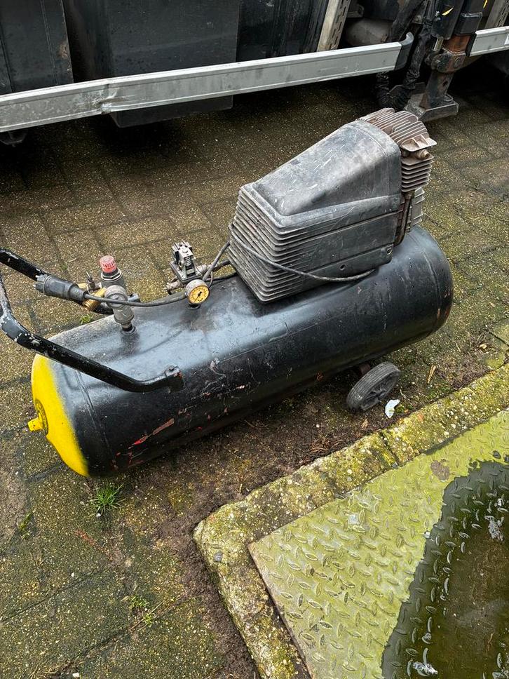 Compressor - Gebruikt, Doe-het-zelf en Verbouw, Compressors, Gebruikt, 6 tot 10 bar, 100 liter of meer, 200 tot 400 liter/min
