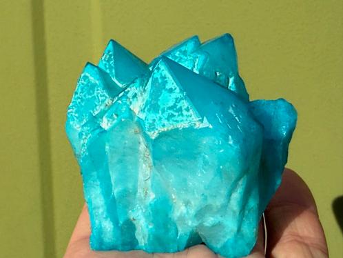Aqua aura kwarts cluster mineralen, Verzamelen, Mineralen en Fossielen, Mineraal, Ophalen of Verzenden