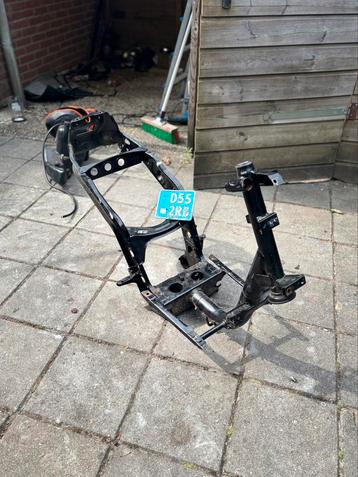 Piaggio zip 2000 frame snor WOK beschikbaar voor biedingen