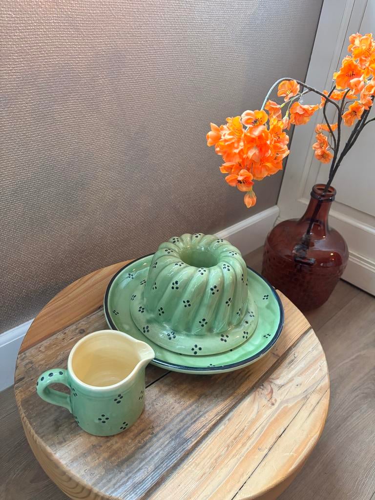 Vintage puddingvorm met onderschotel en sauskannetje, Overige typen, Ophalen of Verzenden, Zo goed als nieuw, Overige stijlen