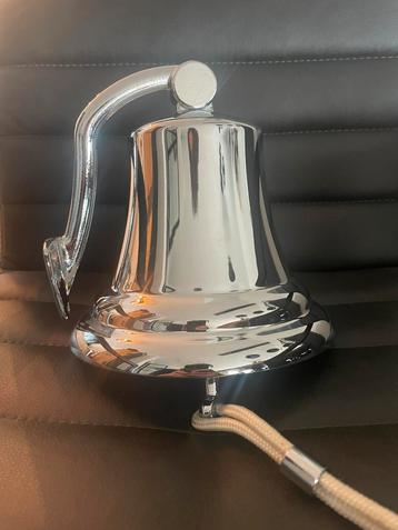 Mooie Scheepsbel beschikbaar voor biedingen