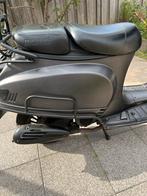 Scooter Momo Riva 2022, Fietsen en Brommers, Snorfietsen en Snorscooters, Ophalen, Zo goed als nieuw, Benzine, Overige merken