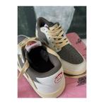 Nike T.Scott x Air Jordan 1 Retro Low Reverse Mocha Nieuw, Overige kleuren, Nike, Nieuw, Ophalen of Verzenden