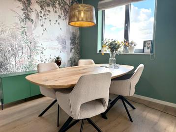 Tafel Deens ovaal met eikenblad beschikbaar voor biedingen