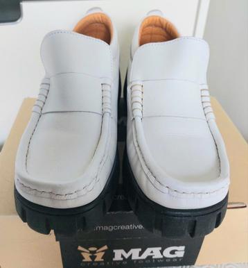 MAG Queensize megamok maat 41 nieuw comfortabel  beschikbaar voor biedingen