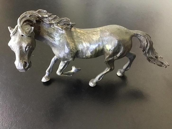 Bronzen massief paardje, Antiek en Kunst, Antiek | Koper en Brons, Ophalen of Verzenden