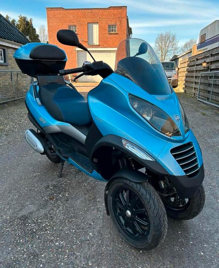 Mp3 piaggio 250cc, Fietsen en Brommers, Scooters | Piaggio, Zo goed als nieuw, Overige modellen, Benzine, Ophalen