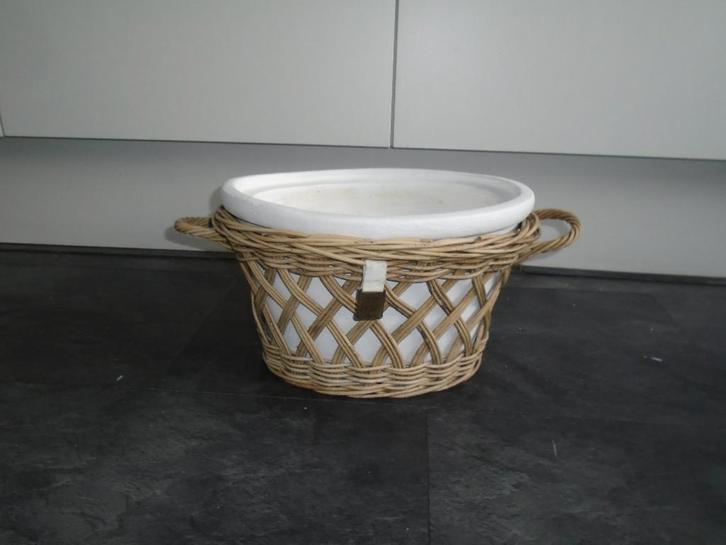 Riviera Maison Rattan Ovale Bloempot Collector Item 35x25x23, Tuin en Terras, Bloempotten, Zo goed als nieuw, Aardewerk, Binnen