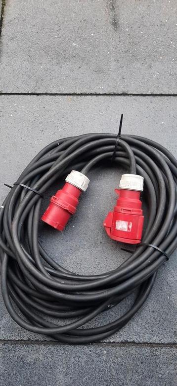 Kabel 4p 32A. 4x2.5 mm2.  / krachtstekker 63A contastekker 6 beschikbaar voor biedingen