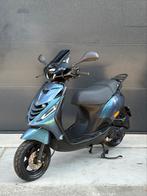 PIAGGIO ZIP 4T 3V BROM 2021 CAMELEON FULL OPTION, Ophalen, Maximaal 45 km/u, Zip, Zo goed als nieuw