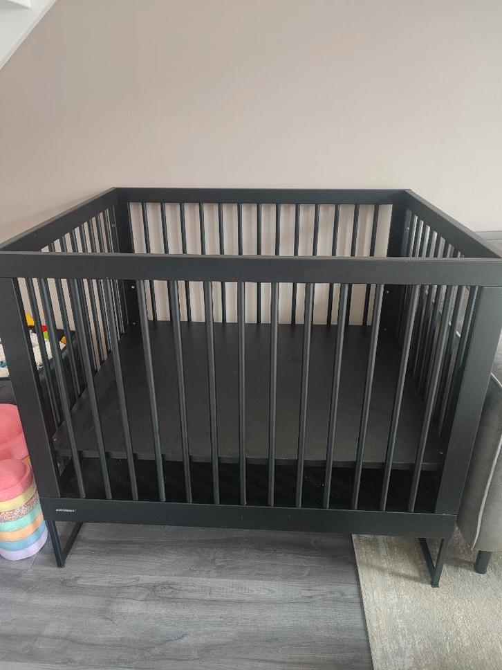 Kidsmill Modular box zwart, Kinderen en Baby's, Boxen, Zo goed als nieuw, Vierkant, In hoogte verstelbaar, Ophalen