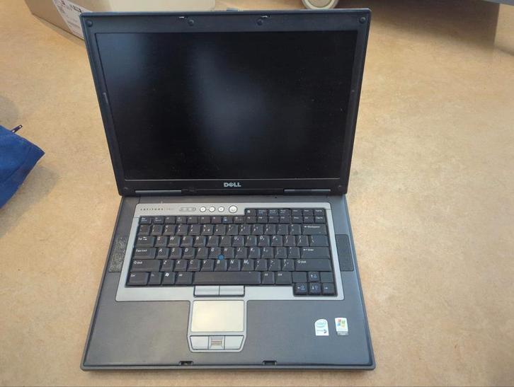 Dell Latitude D820 Laptop, Computers en Software, Windows Laptops, Gebruikt, 15 inch, HDD, Onbekend, Minder dan 4 GB, Qwerty, Ophalen